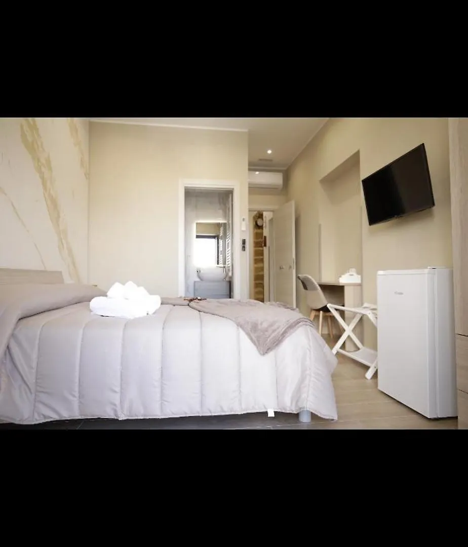 House Stazione Bed & Breakfast Palermo 0*,  Italy